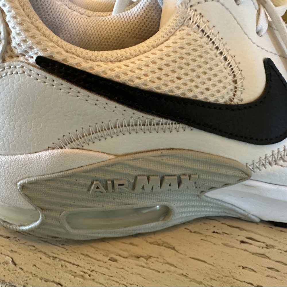 Nike Mens Air Max White and Black Tennis Shoes Sneakers 8.5 - Picture 2 of 7